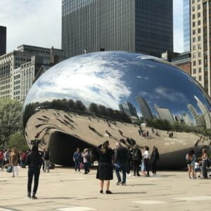 mevlut-sahin-FevvUdyk-oE-unsplash Reflection in downtown Chicago